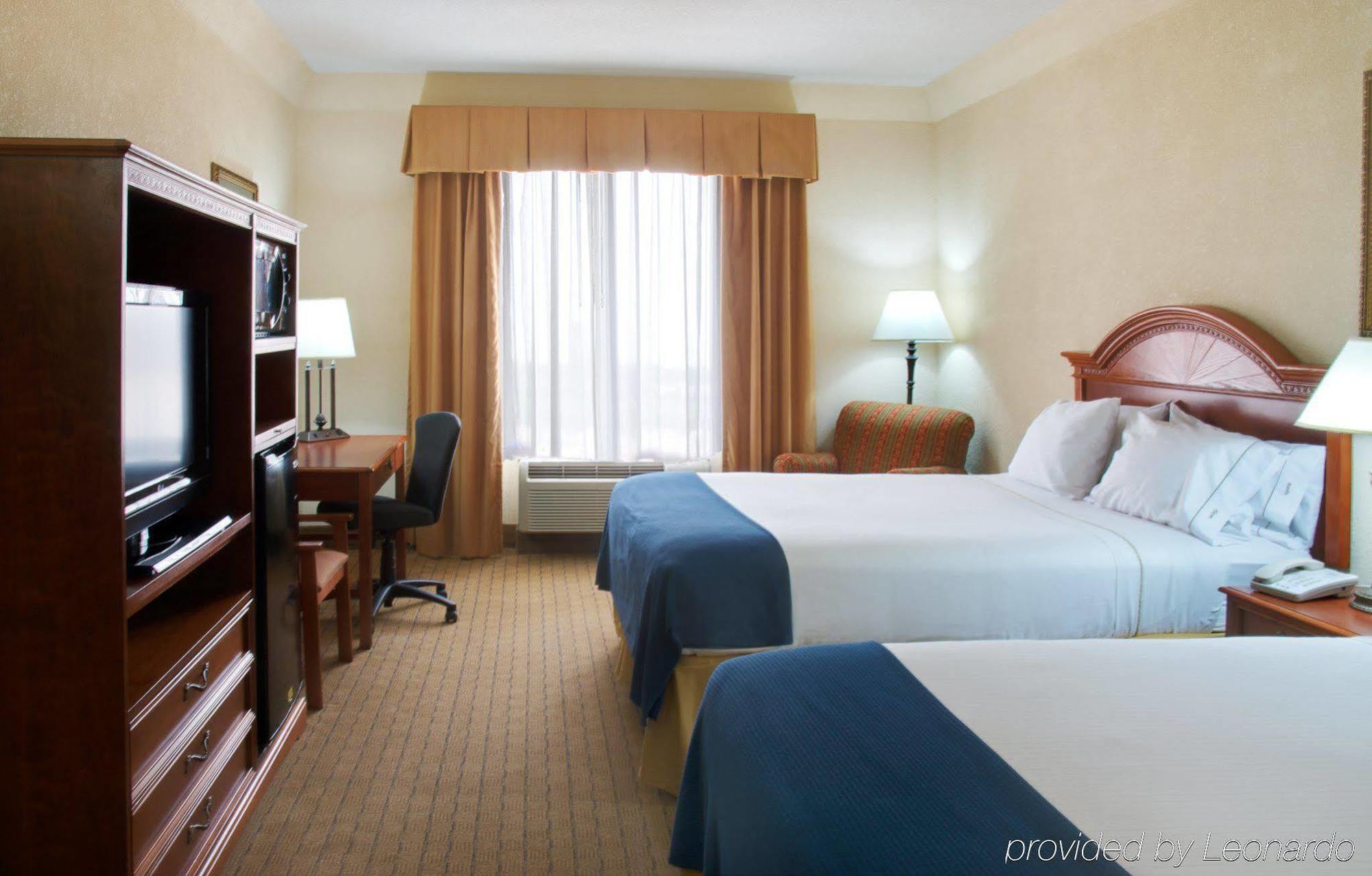 Holiday Inn Express & Suites Houston - Memorial Park Area By Ihg Rum bild