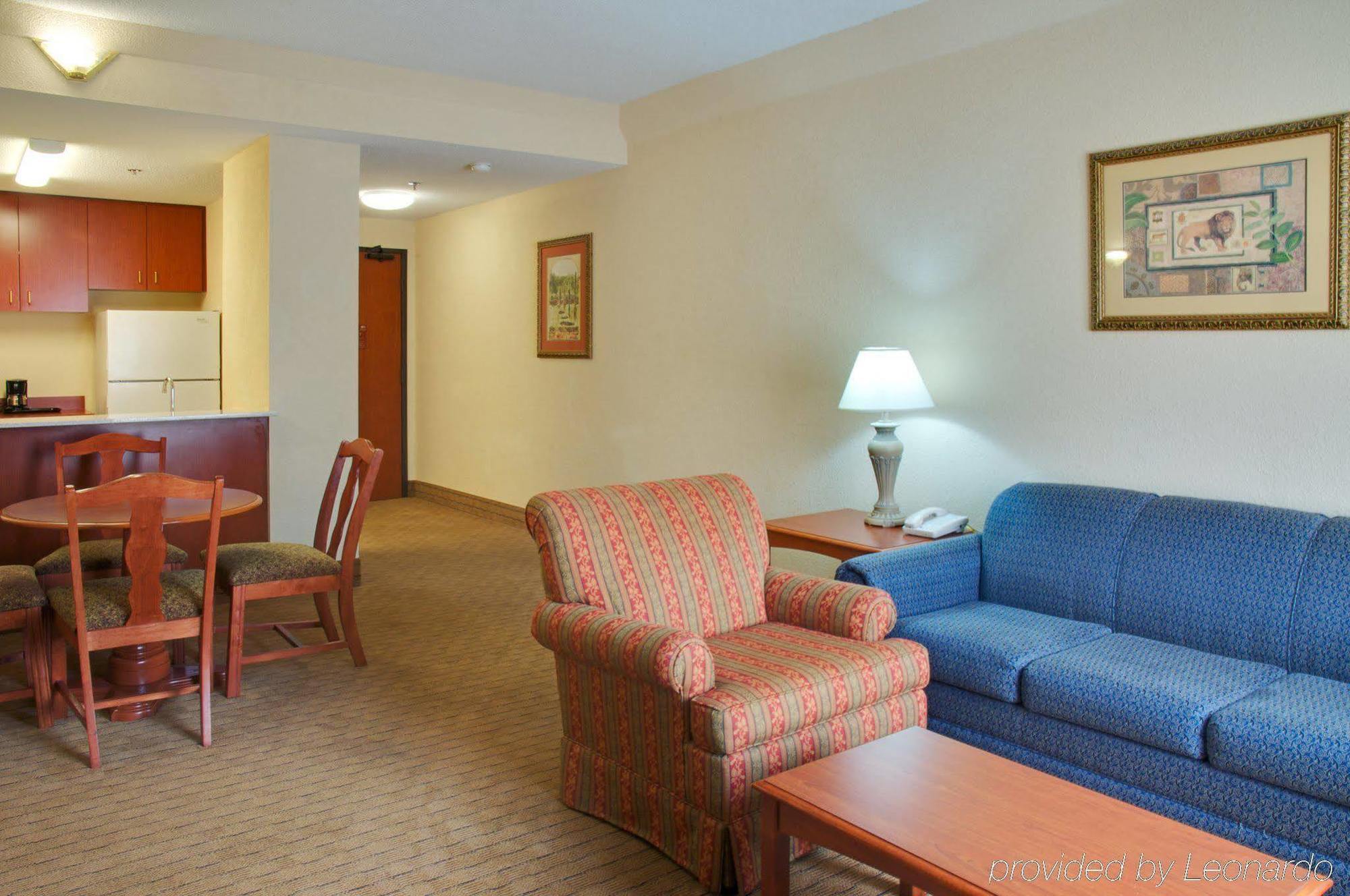 Holiday Inn Express & Suites Houston - Memorial Park Area By Ihg Rum bild