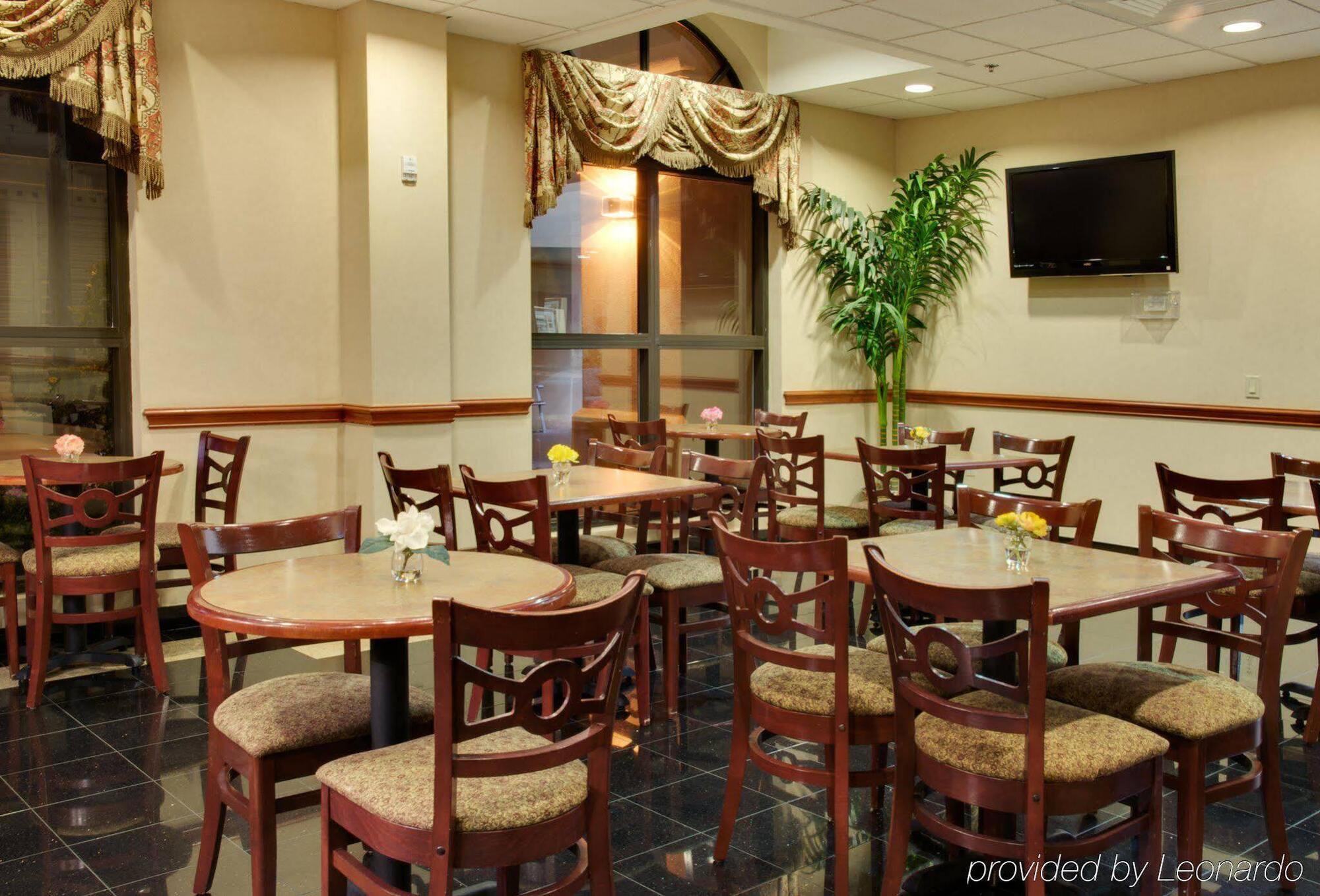 Holiday Inn Express & Suites Houston - Memorial Park Area By Ihg Exteriör bild