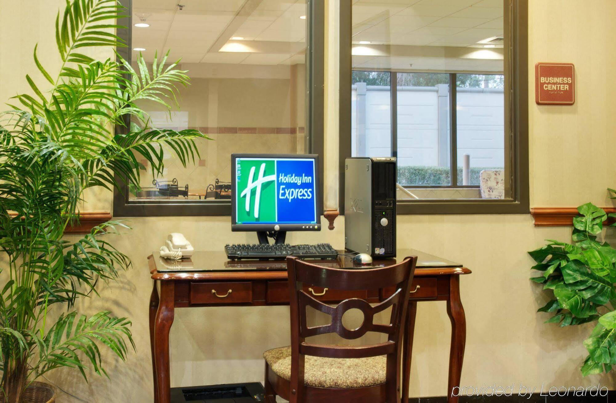 Holiday Inn Express & Suites Houston - Memorial Park Area By Ihg Exteriör bild